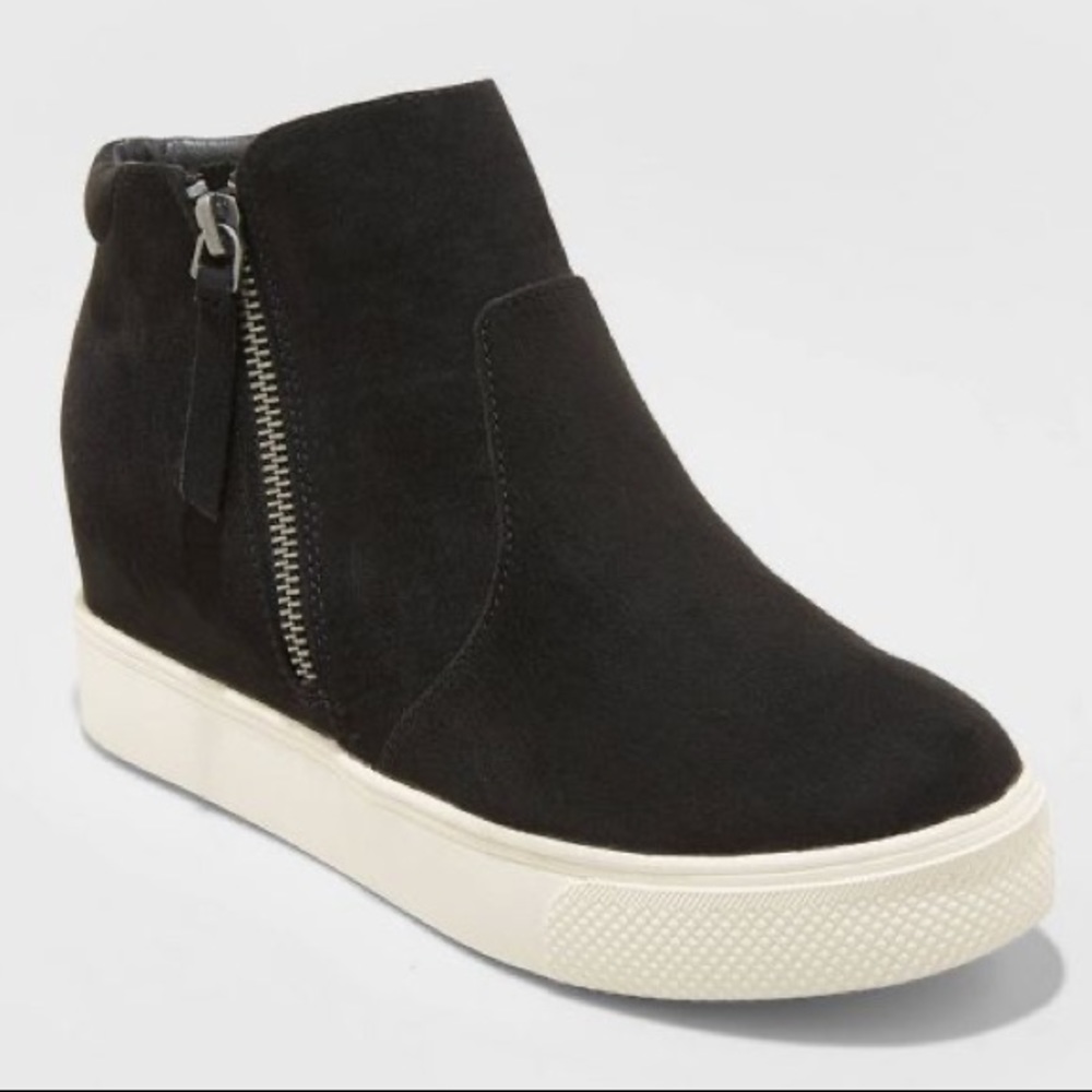 BARELY WORN Cindy Faux Leather Platform Sneakers